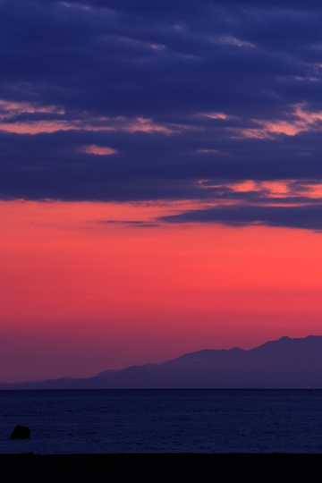 バラ色の夕空でした。