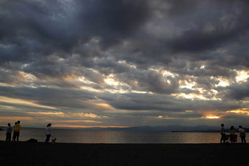 浜辺の夕暮れ