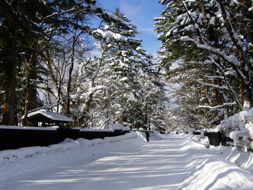 雪晴れの角館