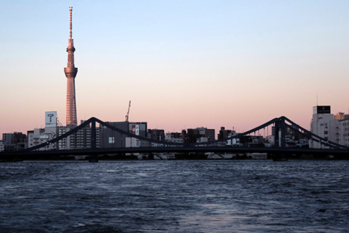 昨日の夕空は驚くほど澄んでいました。