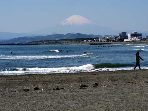 投票のついでに海へ行きました。