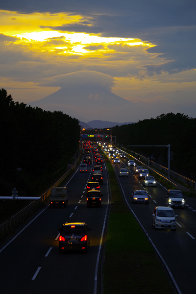 今頃の季節の国道134号線。