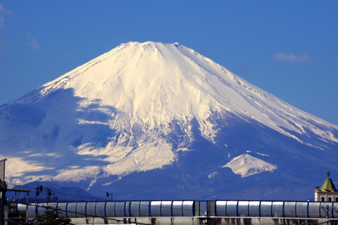 南湖の左富士です。