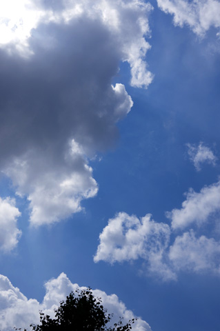 ５月の空