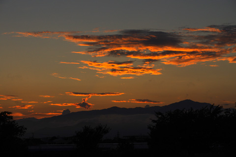 昨日の夕空をもう１枚。